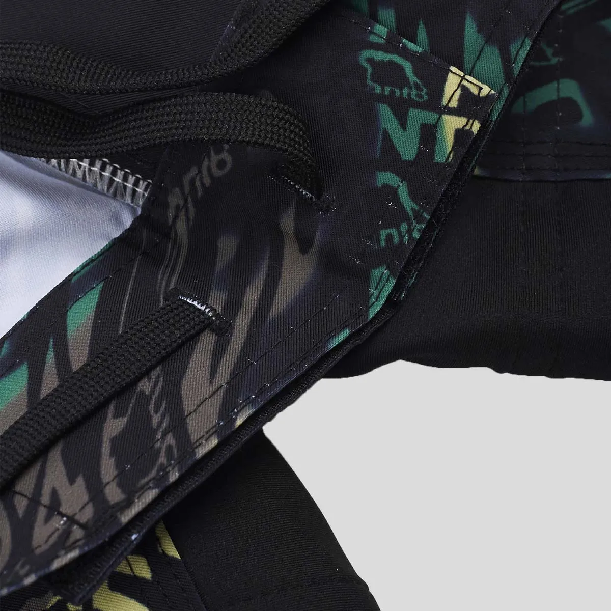 Manto Distort Fight Shorts